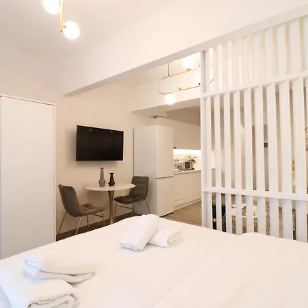 F & B Collection - Elegant Flats Thessaloniki