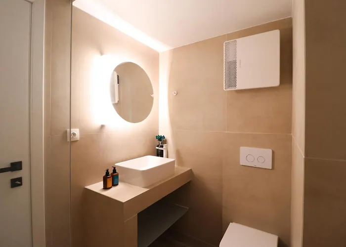F & B Collection - Elegant Flats Apartment