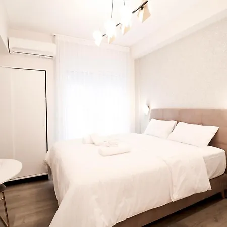 F & B Collection - Elegant Flats Apartment *