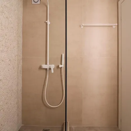 F & B Collection - Elegant Flats Apartment